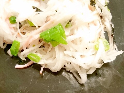 大根とハムと海苔のごま油サラダ